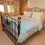 Litton Hall Barn Holiday home *
