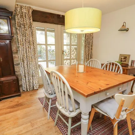 Litton Hall Barn بيت للعطل