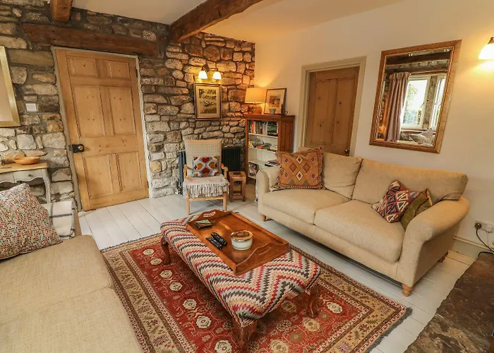 بيت للعطل Litton Hall Barn *