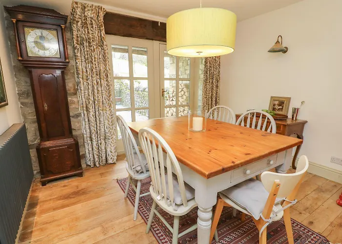 Litton Hall Barn بيت للعطل